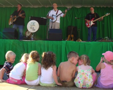 Children at q Quigsy & the Bird Concert